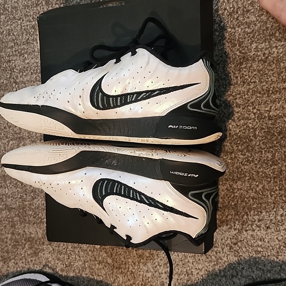 Shoes - Picture 2 of 4